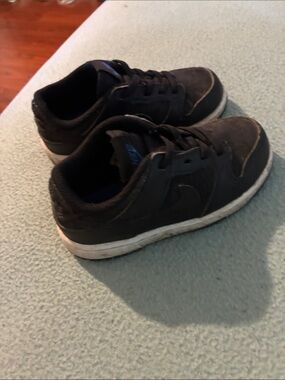 Nike Kids Black and White Low-Top Sneakers